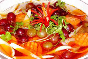 Gà nấu nho + Bánh mì